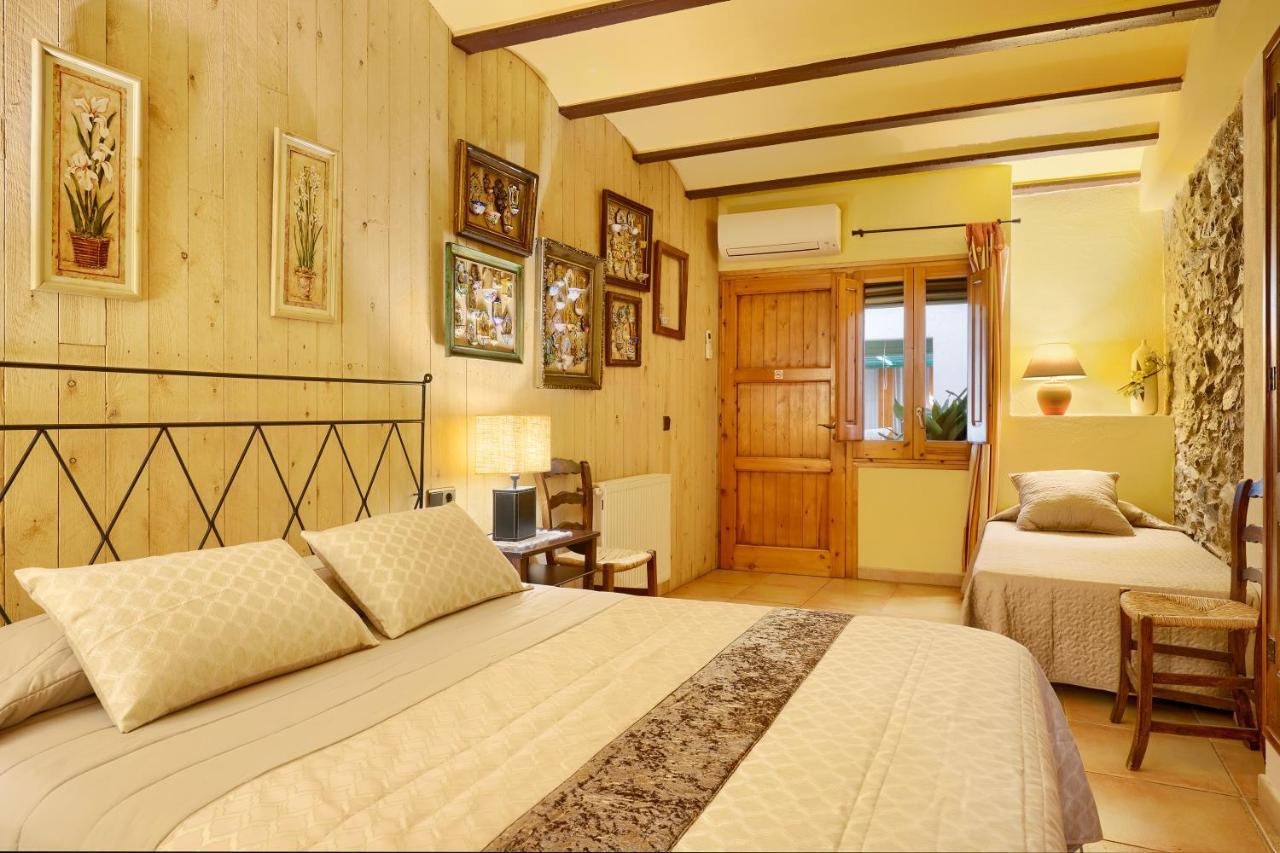 Casa Rural Can Coll Garriguella Ngoại thất bức ảnh